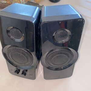 2 Portable Speakers 🌟